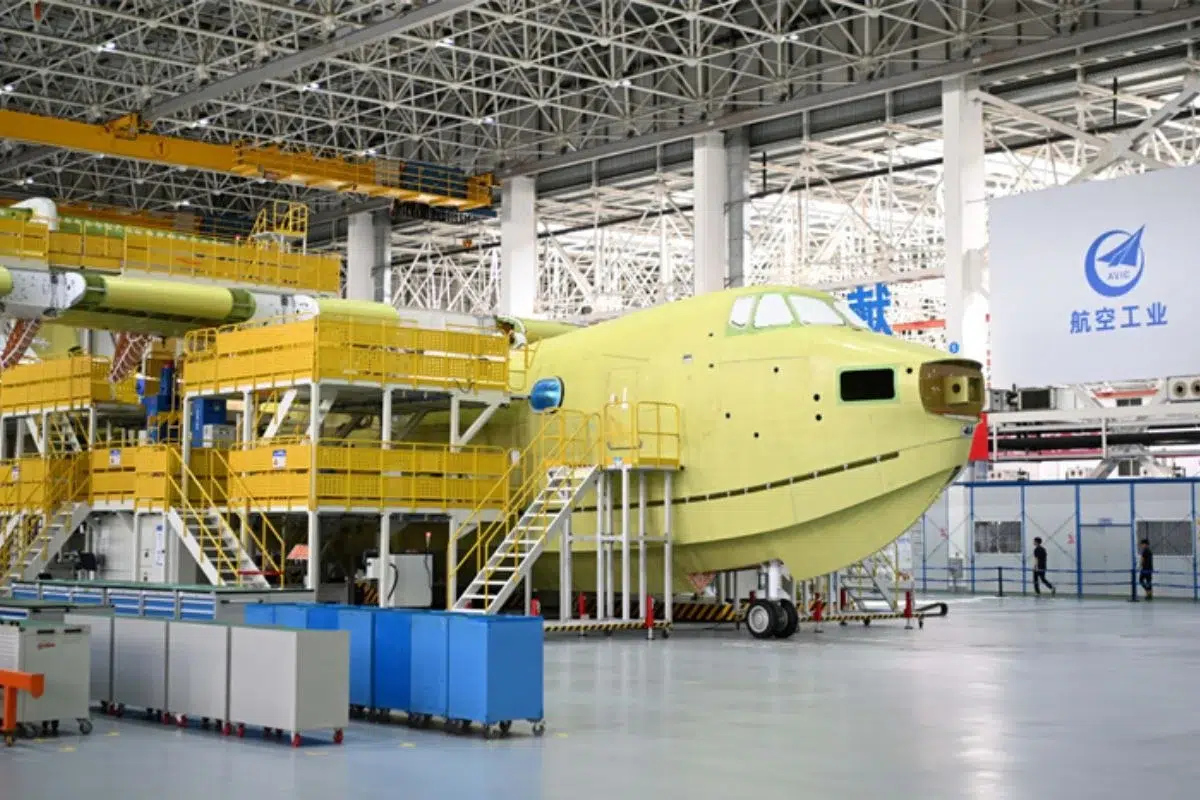 Nach 15 Jahren Warten: China startet endlich die Massenproduktion dieses Amphibien-Giganten – größer als eine Boeing 737 und landet wie eine Ente auf dem Wasser