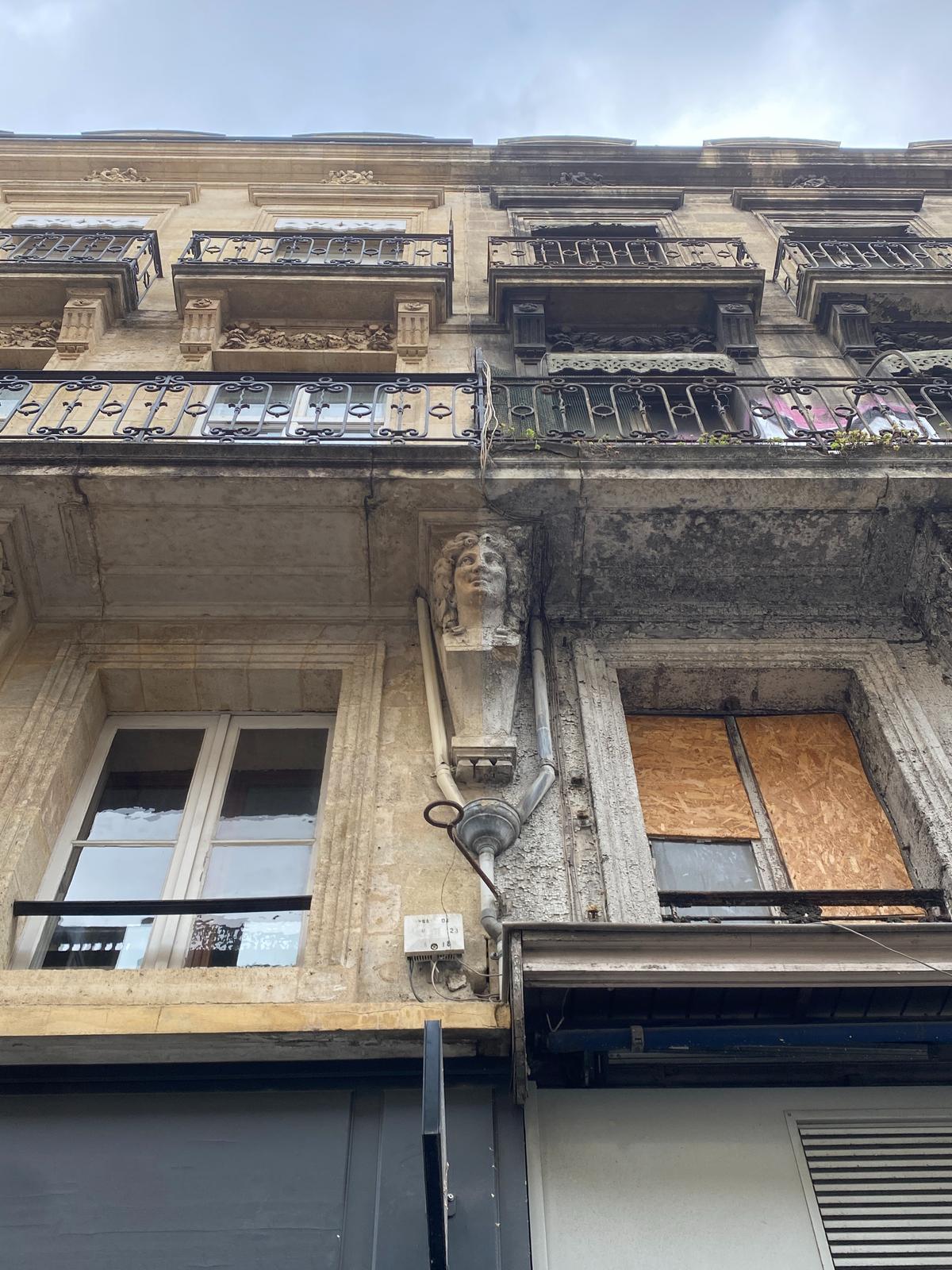 Sanierung nur auf der Zwillingseite – der Rest wartet.